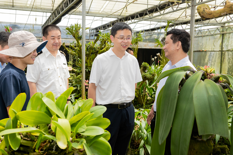 刘冲强调：要大力实施科技兴农发展战略 带动农村经济发展和农民增收致富